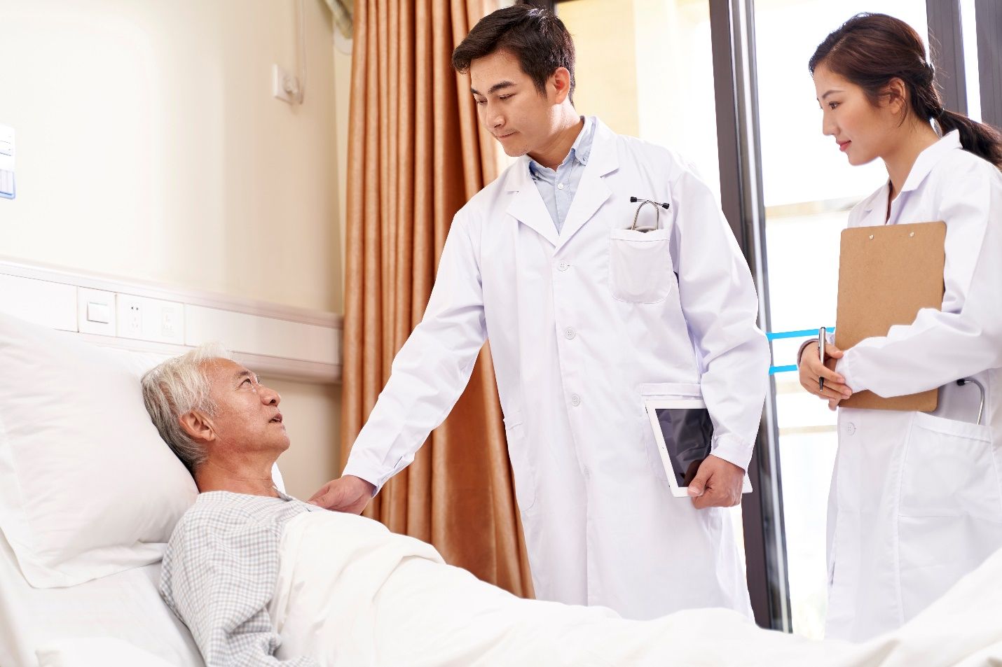 Quy trình theo dõi, tái khám, hỗ trợ qua zalo sau thủ thuật tại các phòng khám chất lượng